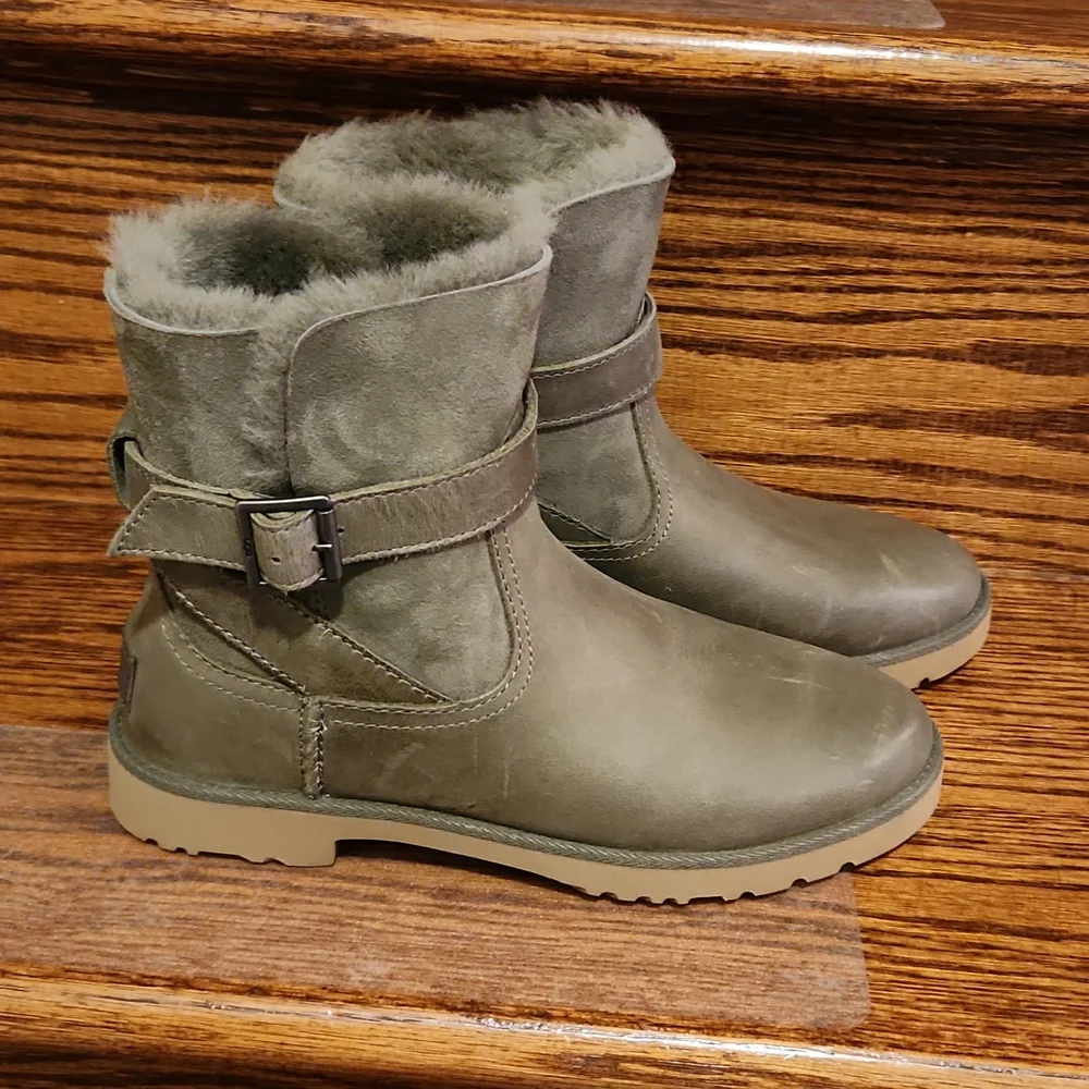 NEW UGG Romely Buckle olive boots size 5